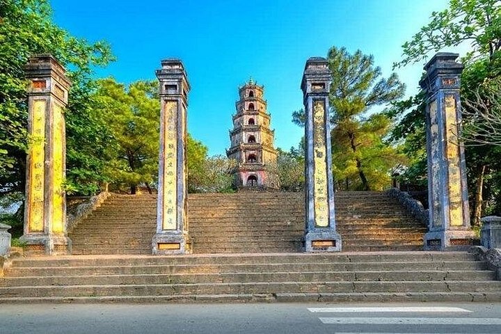 Utforsk Hue's keiserlige by, kongelige graver og naturskjønne landskap på en personlig tur, foto 18 | wizardtrip