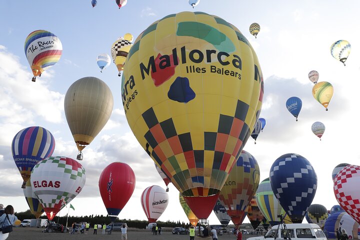 Solopgangsflyvning i luftballon over Mallorcas naturskønne landskaber, Spanien, foto 11 | wizardtrip