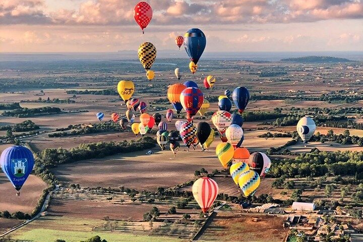 Solopgangsflyvning i luftballon over Mallorcas naturskønne landskaber, Spanien, foto 13 | wizardtrip