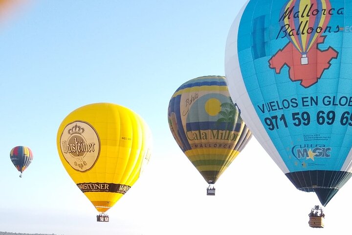 Solopgangsflyvning i luftballon over Mallorcas naturskønne landskaber, Spanien, foto 14 | wizardtrip