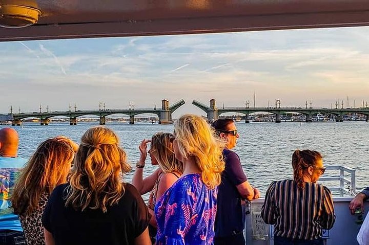 Profitez d'une croisière panoramique avec dégustation de vins à St. Augustine, avec des sites historiques et des observations de la faune, photo 9 | wizardtrip