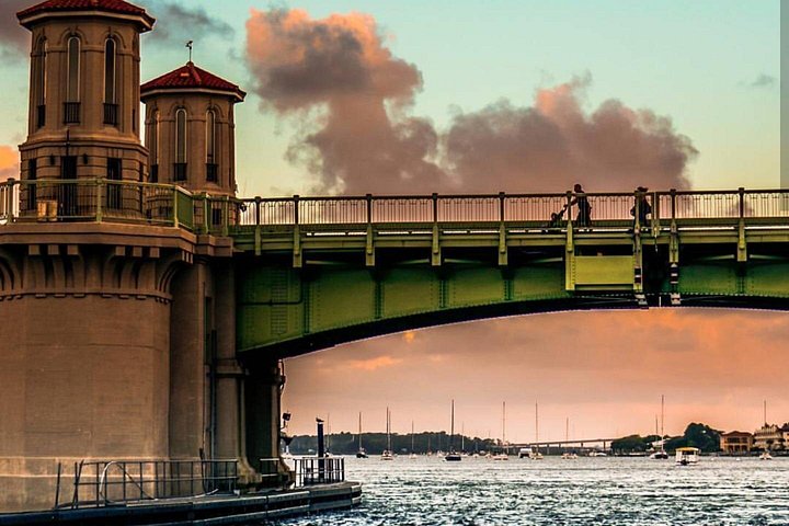Panoramica crociera al tramonto a St. Augustine, Florida, con monumenti storici, foto 7 | wizardtrip