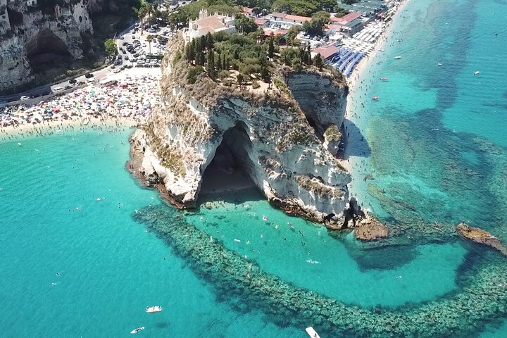 Bådtur langs den fantastiske kystlinje ved Tropea og Capo Vaticano, Italien, foto 8 | wizardtrip