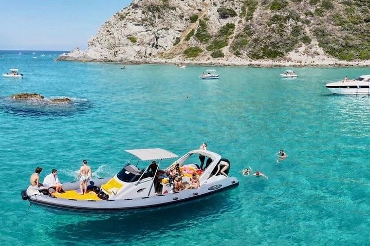 Bådtur langs den fantastiske kystlinje ved Tropea og Capo Vaticano, Italien, foto 12 | wizardtrip