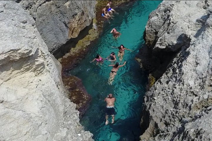 Bådtur langs den fantastiske kystlinje ved Tropea og Capo Vaticano, Italien, foto 19 | wizardtrip
