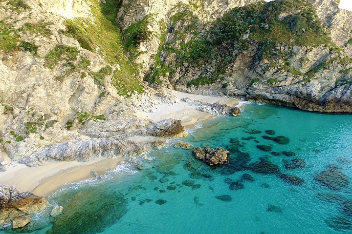 Bådtur langs den fantastiske kystlinje ved Tropea og Capo Vaticano, Italien, foto 22 | wizardtrip