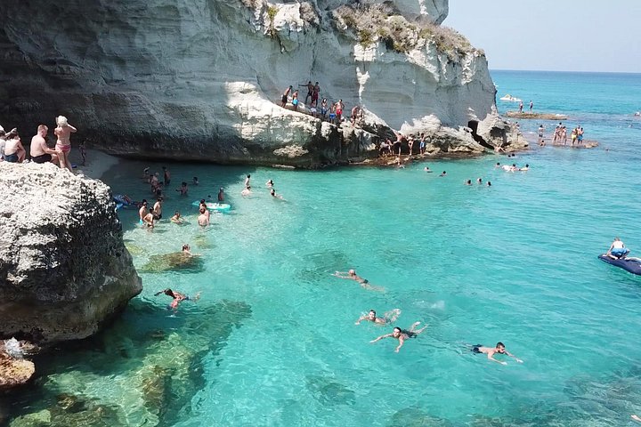 Bådtur langs den fantastiske kystlinje ved Tropea og Capo Vaticano, Italien, foto 39 | wizardtrip