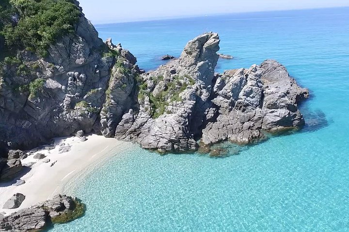 Bådtur langs den fantastiske kystlinje ved Tropea og Capo Vaticano, Italien, foto 40 | wizardtrip