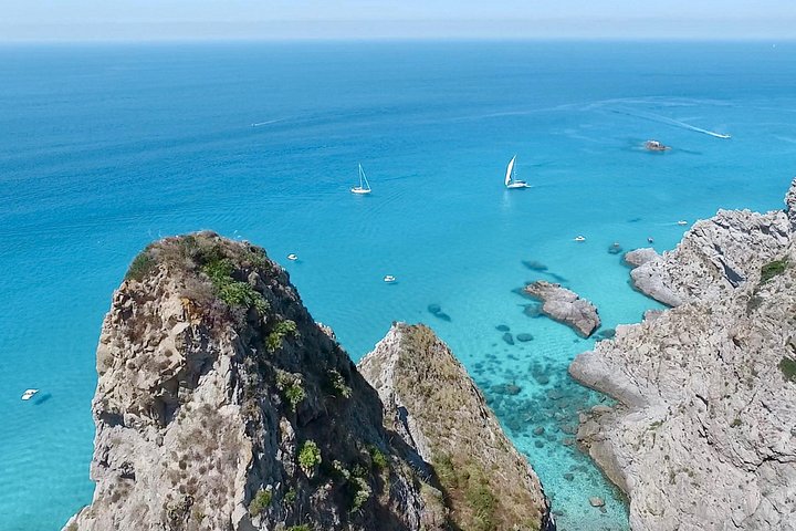 Bådtur langs den fantastiske kystlinje ved Tropea og Capo Vaticano, Italien, foto 41 | wizardtrip