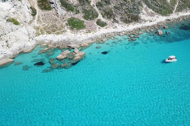 Bådtur langs den fantastiske kystlinje ved Tropea og Capo Vaticano, Italien, foto 44 | wizardtrip