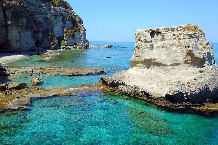 Bådtur langs den fantastiske kystlinje ved Tropea og Capo Vaticano, Italien, foto 45 | wizardtrip