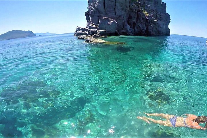 Tour in barca lungo le coste di Tropea e Capo Vaticano, con snorkeling e splendide grotte marine, foto 14 | wizardtrip