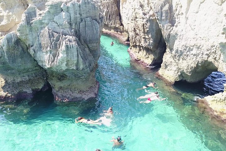 Tour in barca lungo le coste di Tropea e Capo Vaticano, con snorkeling e splendide grotte marine, foto 23 | wizardtrip