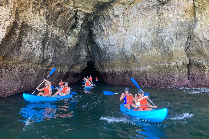 Kajakutforskning av Benagil-grottan och Algarve-kustens grottor i Portugal, foto 11 | wizardtrip