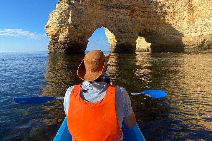 Kajakutforskning av Benagil-grottan och Algarve-kustens grottor i Portugal, foto 14 | wizardtrip