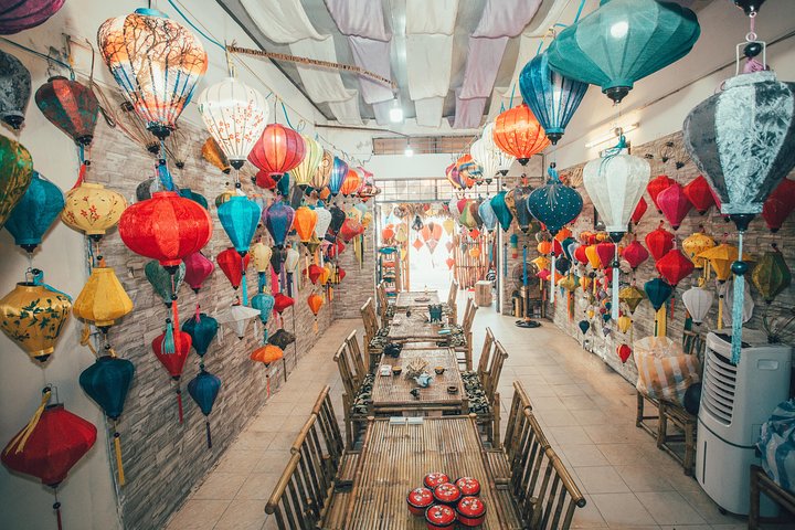 Hoi An Full Lantern Making Class - A Special Foldable Lantern | wizardtrip