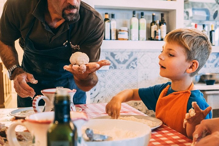 Praktischer Pizzakurs in Sorrent, Italien, mit Weinprobe und lokalen Zutaten, Foto 8 | wizardtrip