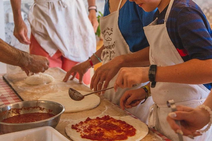 Praktischer Pizzakurs in Sorrent, Italien, mit Weinprobe und lokalen Zutaten, Foto 10 | wizardtrip
