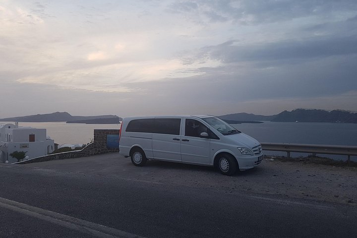 Anpassad privat tur som utforskar Santorinis byar, stränder och vyer över kalderan, foto 36 | wizardtrip