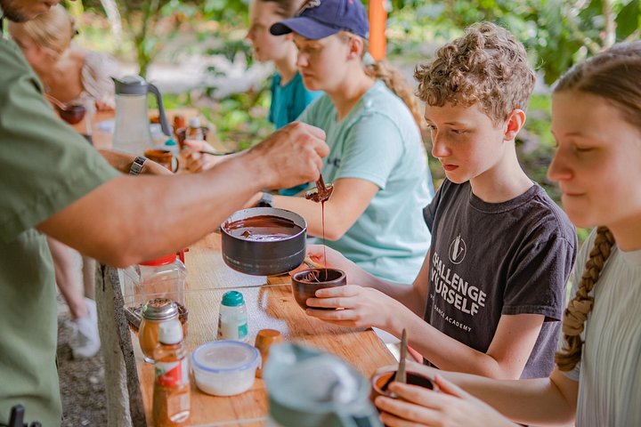 Découvrez la production authentique de café et de chocolat du Costa Rica dans une ferme familiale à La Fortuna, photo 18 | wizardtrip
