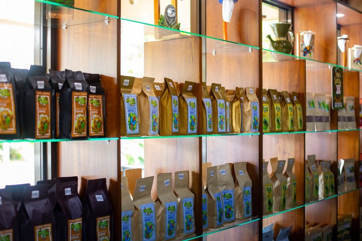 Découvrez la production authentique de café et de chocolat du Costa Rica dans une ferme familiale à La Fortuna, photo 30 | wizardtrip