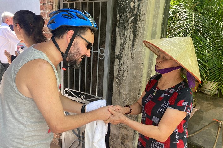 Tour à vélo dans la campagne de Hanoï, visite de villages et marchés locaux, photo 45 | wizardtrip