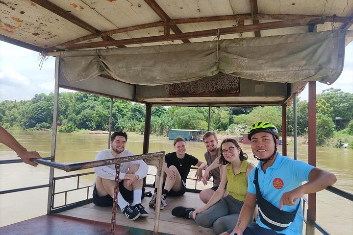 Tour à vélo dans la campagne de Hanoï, visite de villages et marchés locaux, photo 50 | wizardtrip