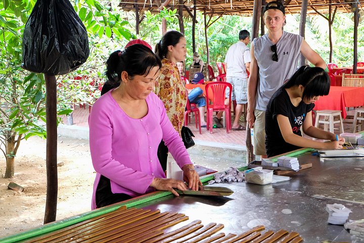Liten grupptur som utforskar Mekongdeltat med båtturer, lokala verkstäder och kulturella upplevelser i Vietnam, foto 16 | wizardtrip