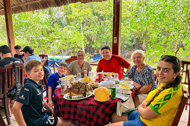 Liten grupptur som utforskar Mekongdeltat med båtturer, lokala verkstäder och kulturella upplevelser i Vietnam, foto 27 | wizardtrip