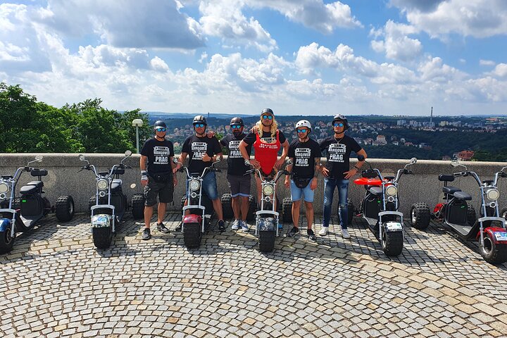 El-trike-tur i Prag med historiska landmärken, inklusive Karlsbron och Pragborgen, foto 7 | wizardtrip