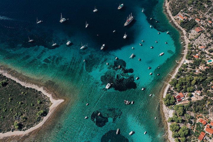 Snabbåtstur till Blå lagunen och öar från Split, Kroatien, med bad och natursköna vyer, foto 10 | wizardtrip
