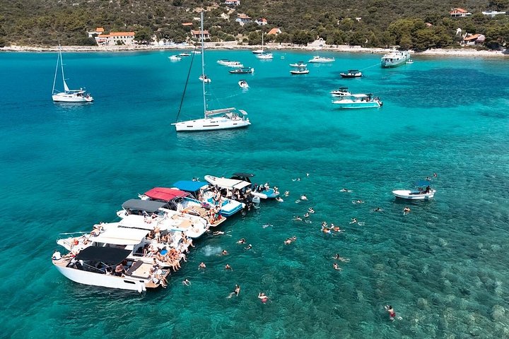 Snabbåtstur till Blå lagunen och öar från Split, Kroatien, med bad och natursköna vyer, foto 13 | wizardtrip