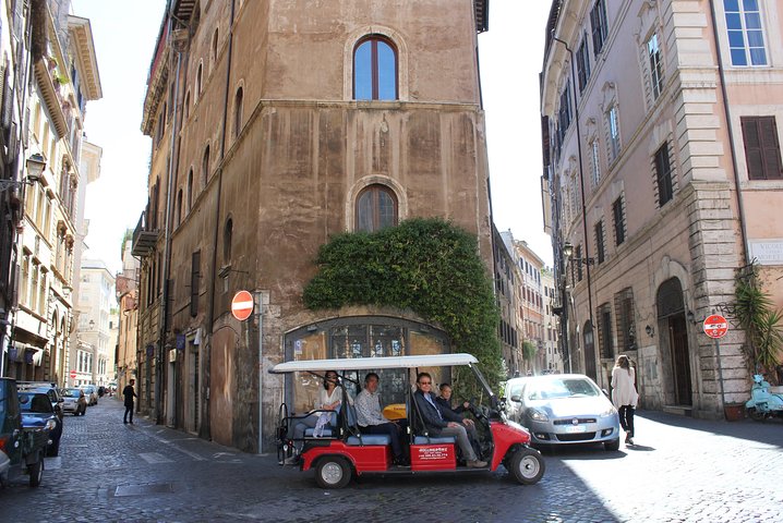 Visite privée de Rome en voiturette électrique des monuments et des rues cachées, photo 16 | wizardtrip