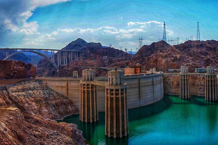 Small Group Grand Canyon, Hoover Dam, 7 Magic Mountains VIP Tour | wizardtrip