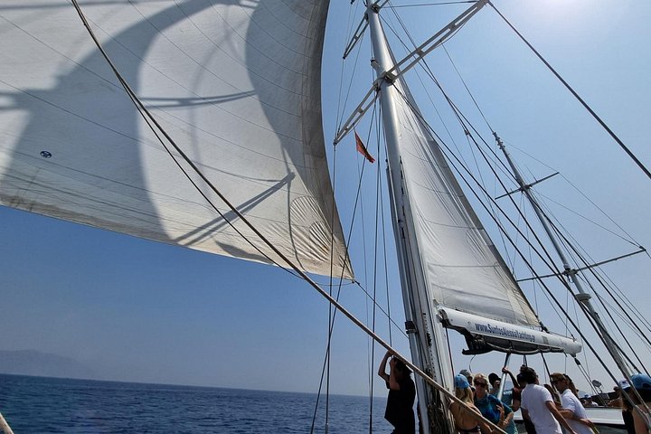 Seiltur med seilbåt fra Mykonos til Rhenia og Delos, med svømming, snorkling og historiske turer, foto 11 | wizardtrip