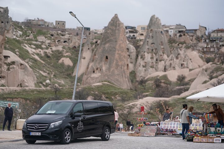 Explora las singulares chimeneas de hadas de Capadocia, las antiguas iglesias rupestres y los talleres de cerámica en un tour guiado en grupo reducido, foto 6 | wizardtrip