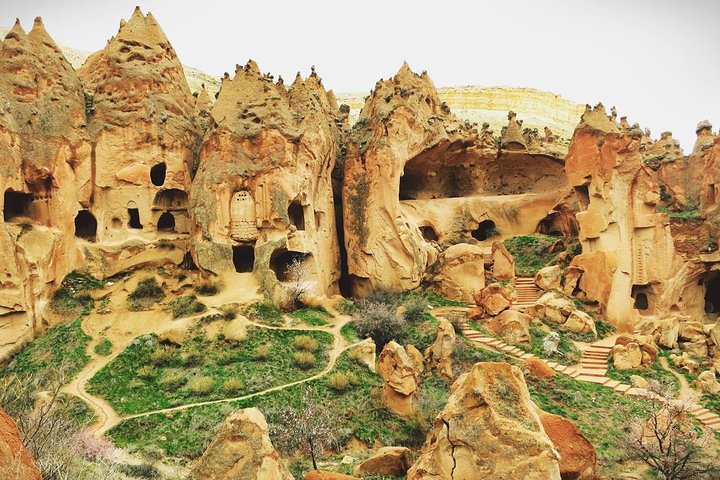 Explorez les formations géologiques uniques de la Cappadoce, les villes souterraines et les anciennes églises rupestres lors d'une visite guidée, photo 10 | wizardtrip