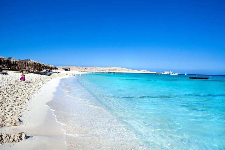 Disfruta de un lujoso crucero en yate a la Isla Orange Bay desde Hurghada, con snorkel, almuerzo y relax en la playa, foto 14 | wizardtrip