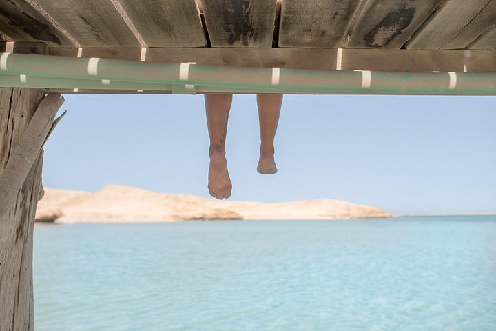Disfruta de un lujoso crucero en yate a la Isla Orange Bay desde Hurghada, con snorkel, almuerzo y relax en la playa, foto 36 | wizardtrip