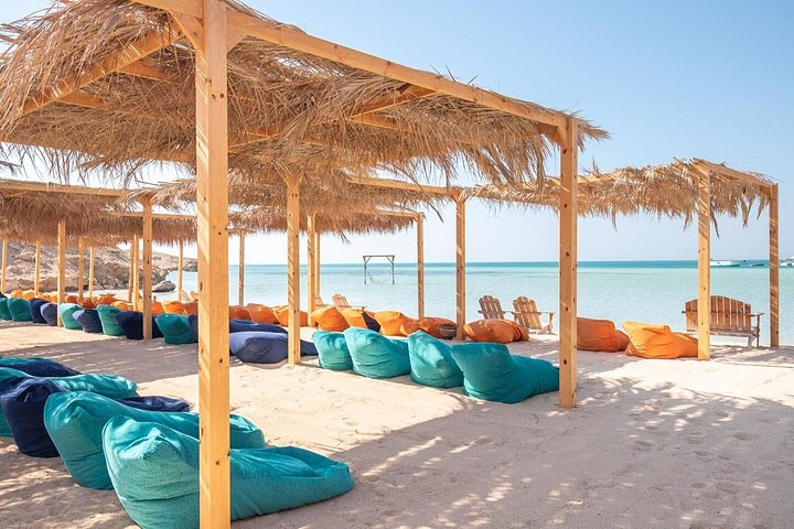 Disfruta de un lujoso crucero en yate a la Isla Orange Bay desde Hurghada, con snorkel, almuerzo y relax en la playa, foto 38 | wizardtrip