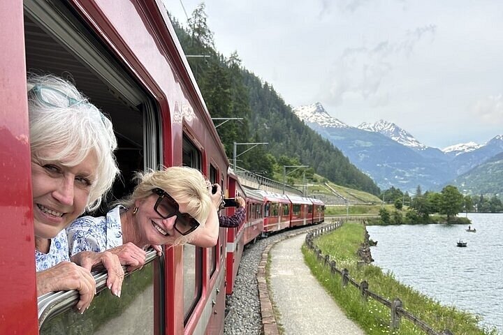 Schilderachtige treinreis door de Zwitserse Alpen vanuit Milaan, met het Comomeer en de Bernina Rode Trein, foto 9 | wizardtrip