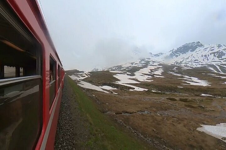 Schilderachtige treinreis door de Zwitserse Alpen vanuit Milaan, met het Comomeer en de Bernina Rode Trein, foto 17 | wizardtrip