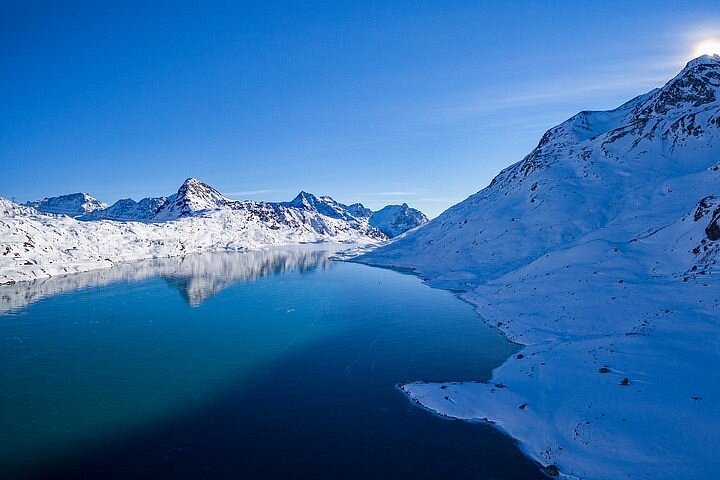 Schilderachtige treinreis door de Zwitserse Alpen vanuit Milaan, met het Comomeer en de Bernina Rode Trein, foto 26 | wizardtrip