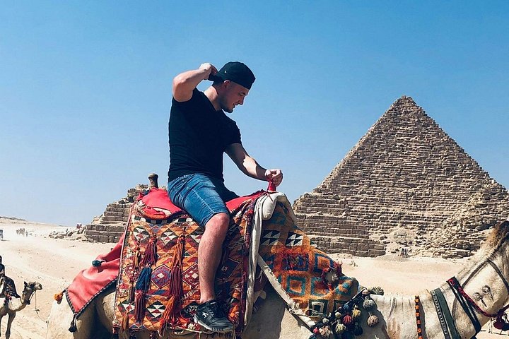Excursión de un día a El Cairo desde Hurghada con las Pirámides, la Esfinge y el Museo Egipcio, foto 15 | wizardtrip