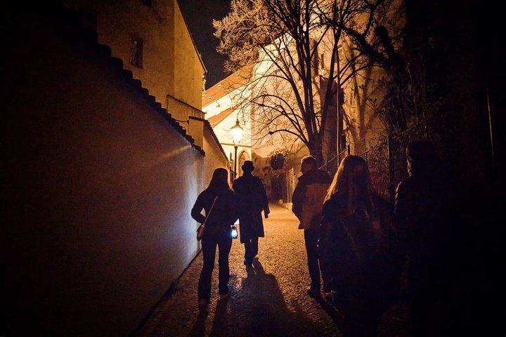 プラハ旧市街の暗い伝説と幽霊を探るウォーキングツアー、写真18 | wizardtrip