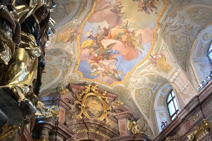 Klassisk konsert i Wiens historiske St. Anne's Church, med strykemusikere, foto 7 | wizardtrip