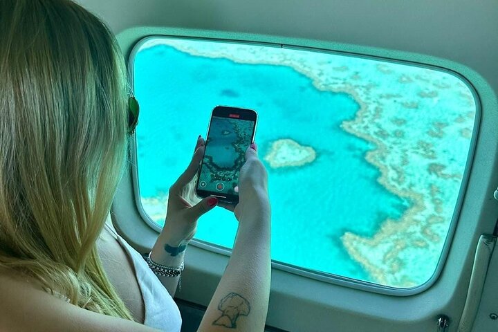 Scenic flight over Whitsunday Islands and Great Barrier Reef, Australia, photo 10 | wizardtrip