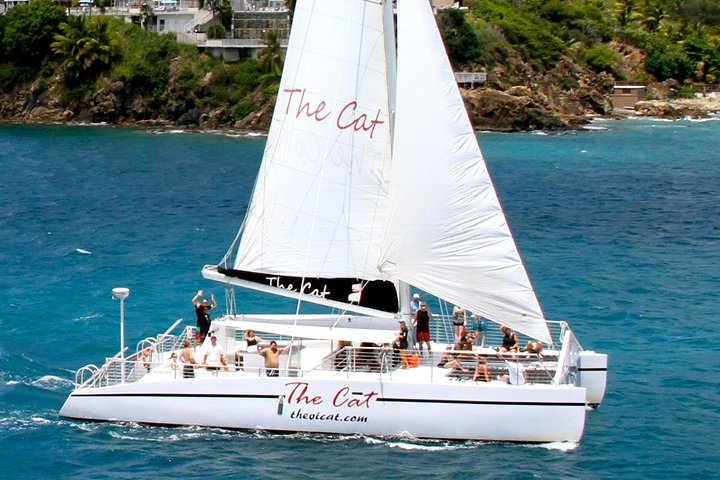 Njut av en naturskön solnedgångskryssning med katamaran, drinkar och snacks i Charlotte Amalie Harbor, St. Thomas, foto 9 | wizardtrip