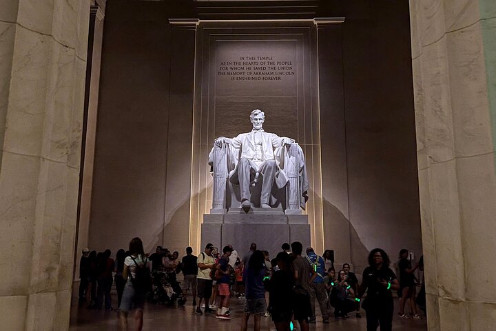 Passeio noturno pelos monumentos do National Mall de Washington DC, incluindo a Casa Branca e o Capitólio, foto 6 | wizardtrip