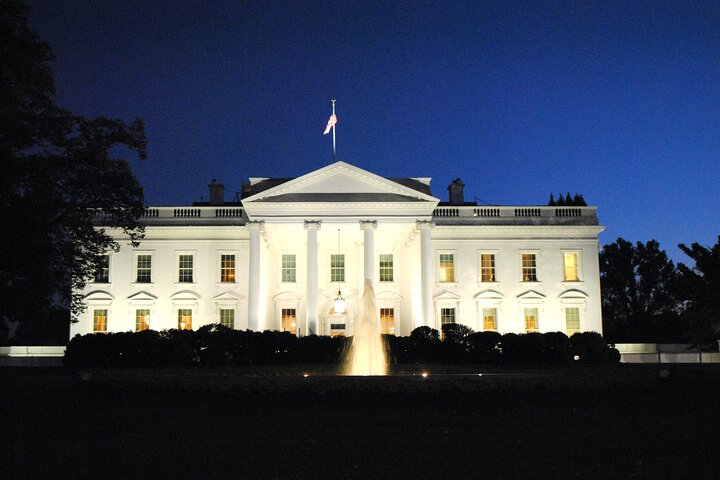 Passeio noturno pelos monumentos do National Mall de Washington DC, incluindo a Casa Branca e o Capitólio, foto 11 | wizardtrip